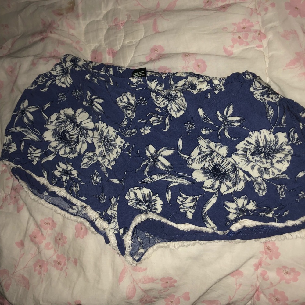 f21 floral shorts